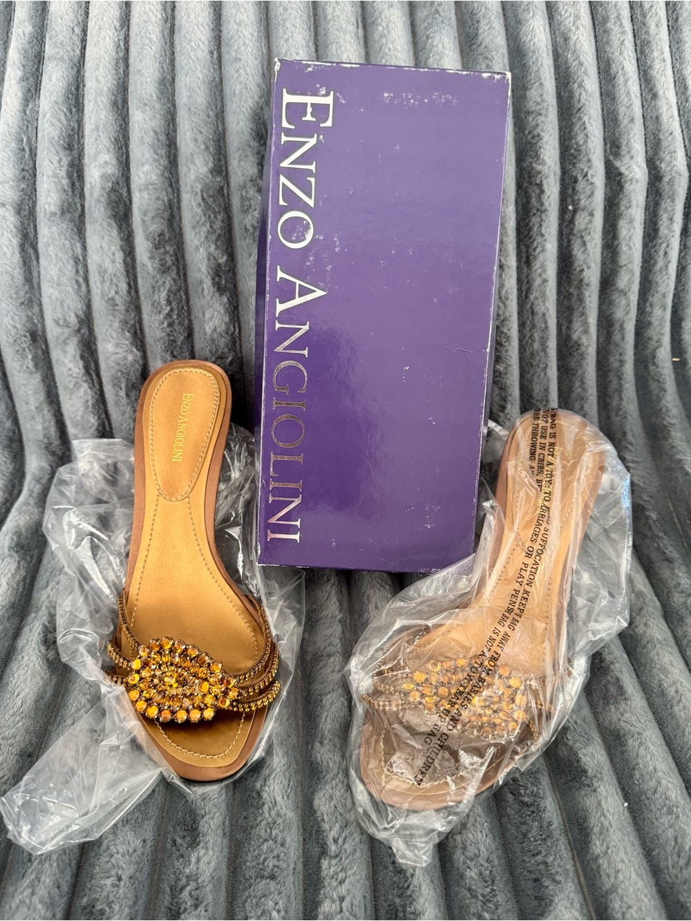 NWT Vintage/Y2K Enzo Angiolini EAXCELL Brown Satin Jeweled Kitten Heels 9.5